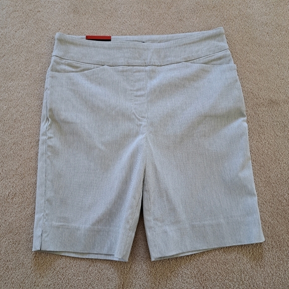 ❤️ Hilary Radley Bermuda Shorts Women's Size 8 Grey Stripe White Stretch - Picture 2 of 11